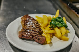 En mejor chuletón junto a San Juan de Gaztelugache